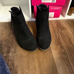 Shoe Dazzle Black Ankle Booties